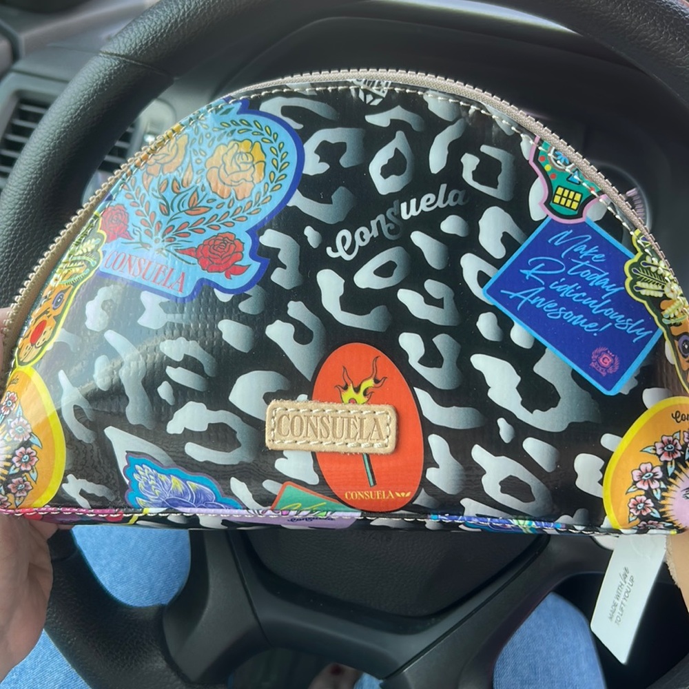 Consuela large cosmetic